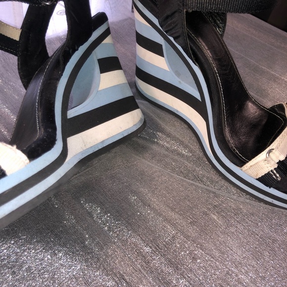 Sandals - Picture 6 of 7